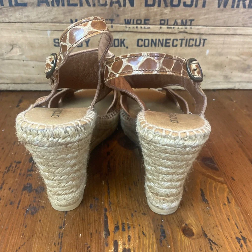 Andre Assous Women's 9 Tan Brown‎ Snake Print Espadrille Wedge Sandals Size 39